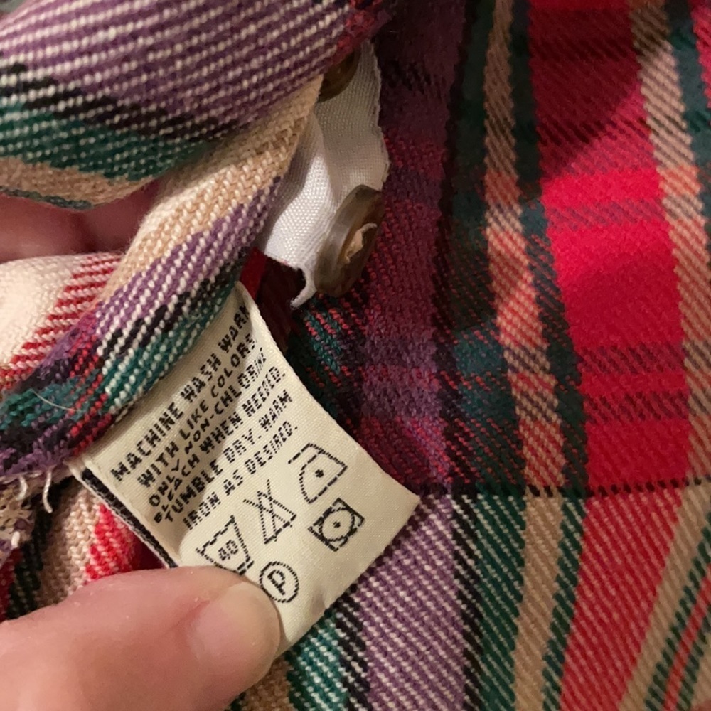 Eddie Bauer, red plaid flannel shirt size small - Picture 5 of 6